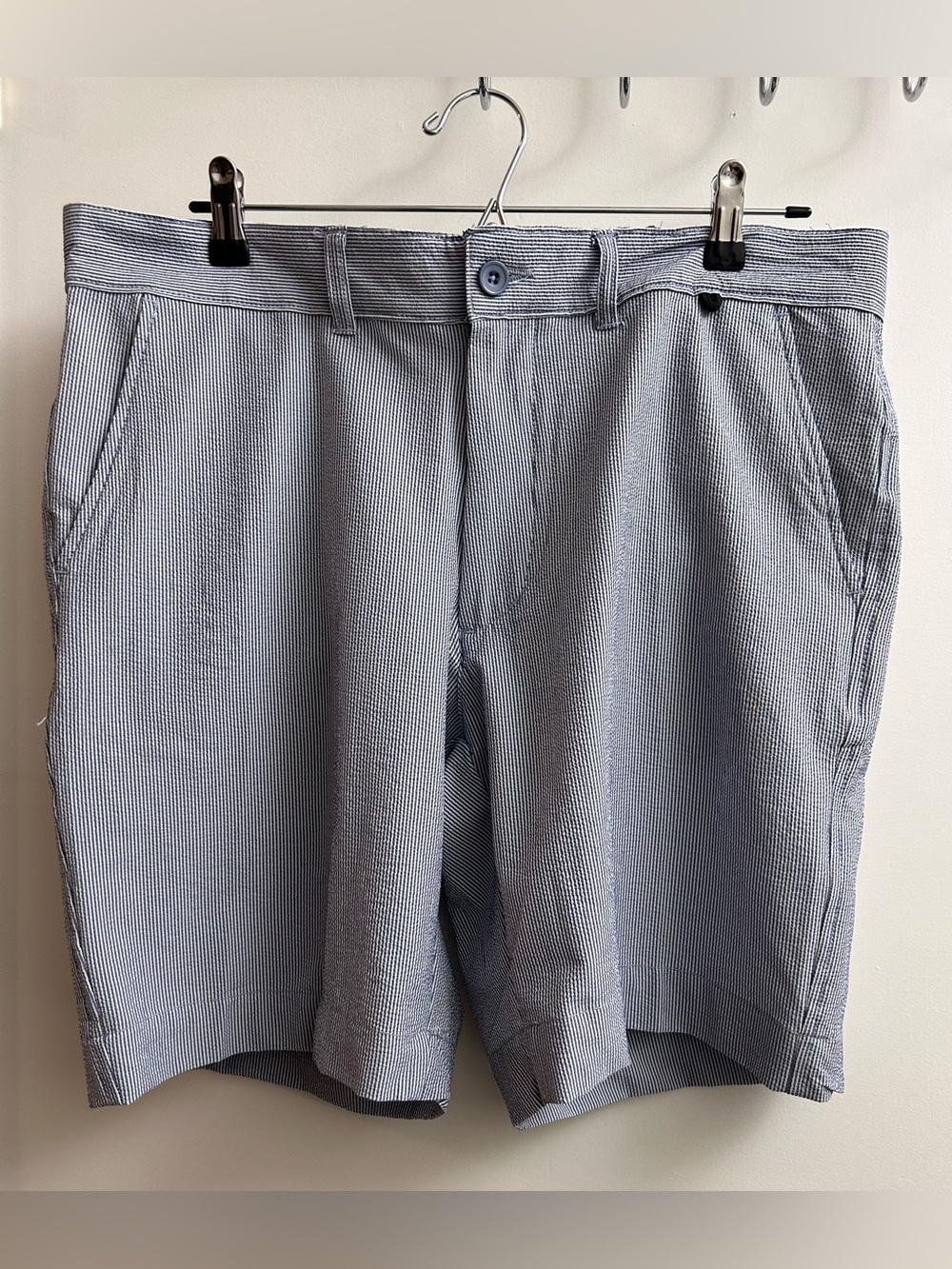 NEW V46 Performance Mens Pinstripe Golf Shorts 36" Waist 9" Inseam NWT
